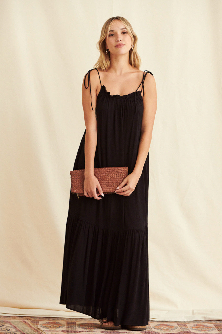 Robe Raja noire