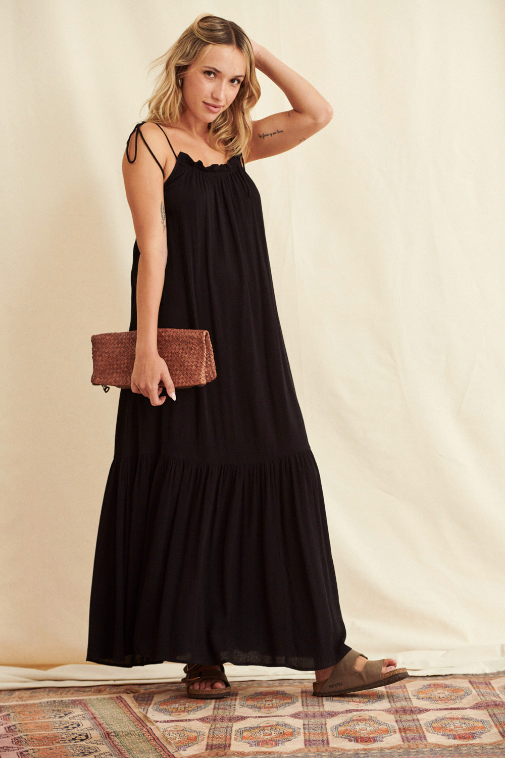 Robe Raja noire