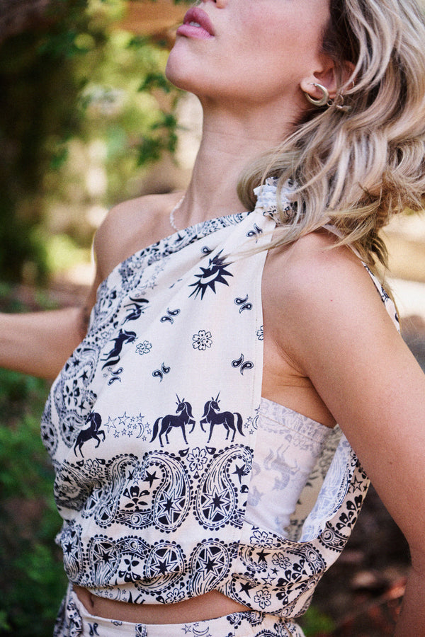 Akissi white bandana scarf