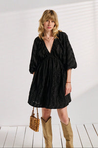 Robe Randi noire brodée