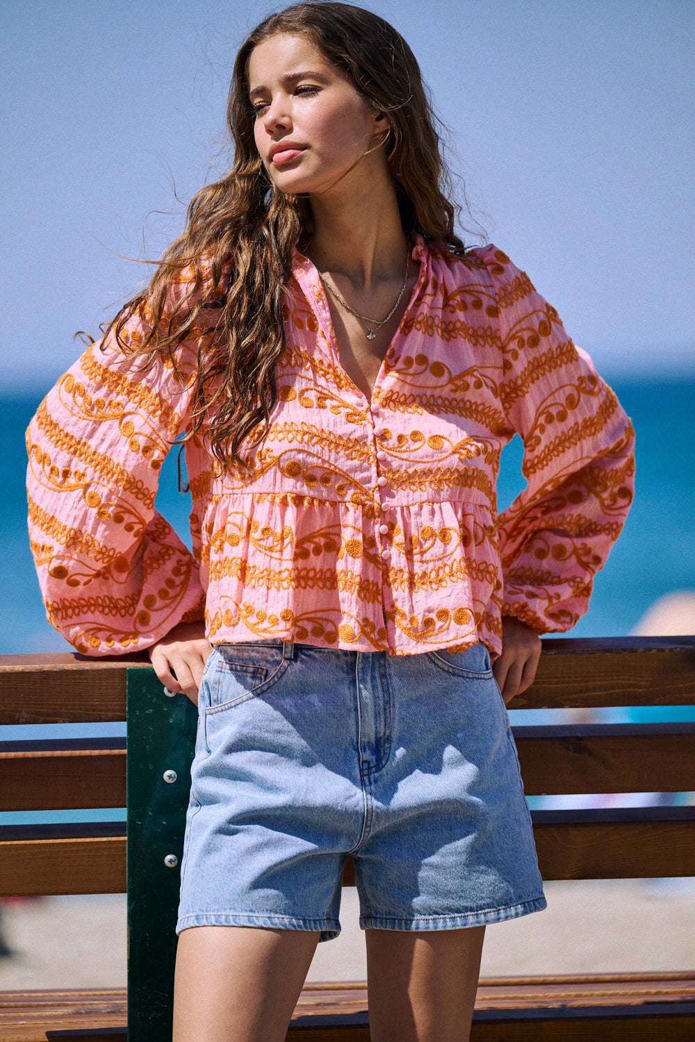 Blouse Belot rose brodée orange