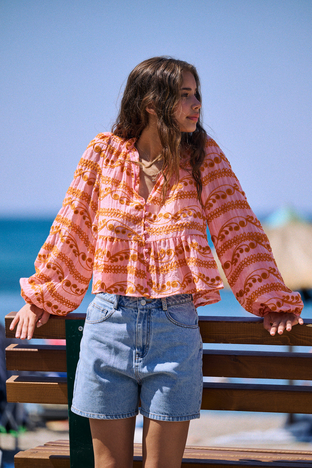 Blouse Belot rose brodée orange