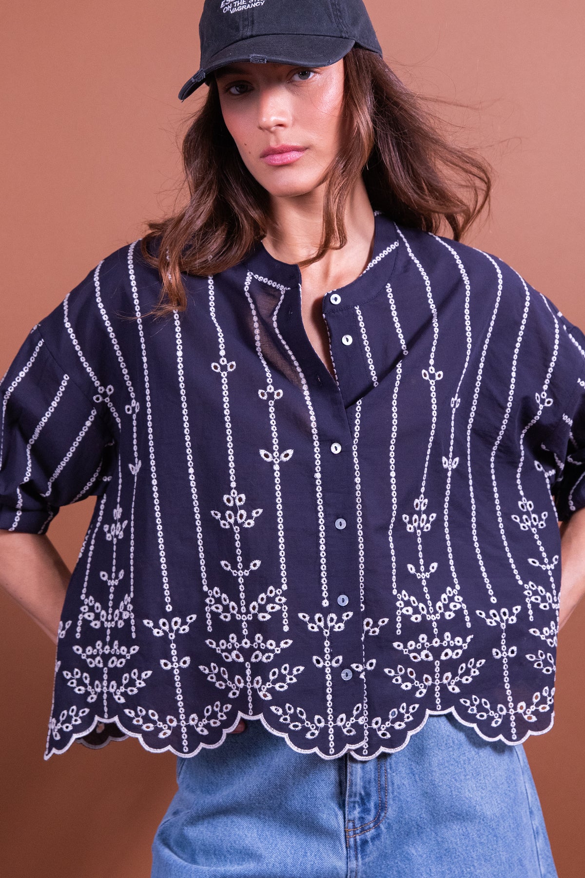 Blouse Berenice broderies bleues
