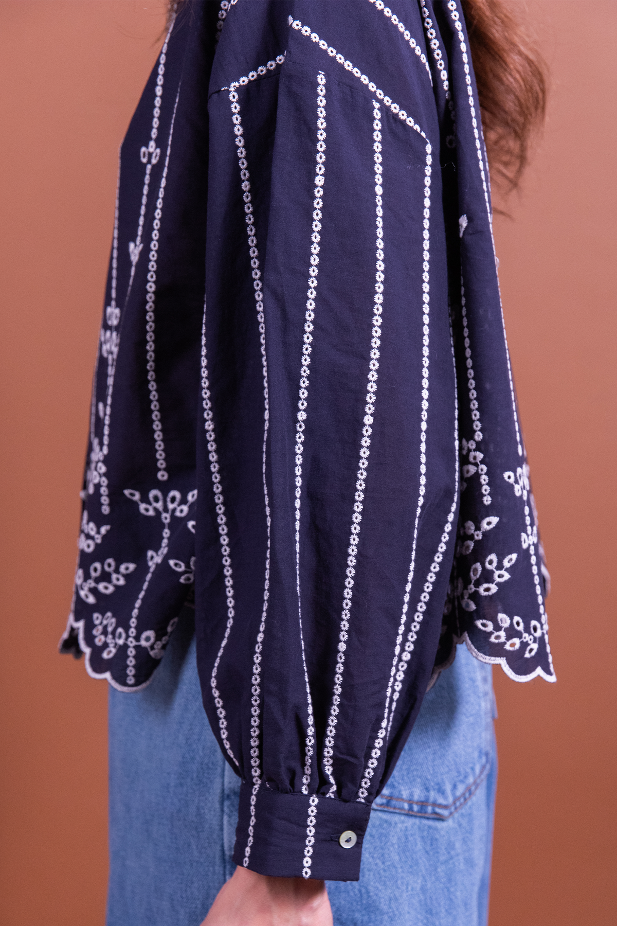 Blouse Berenice broderies bleues