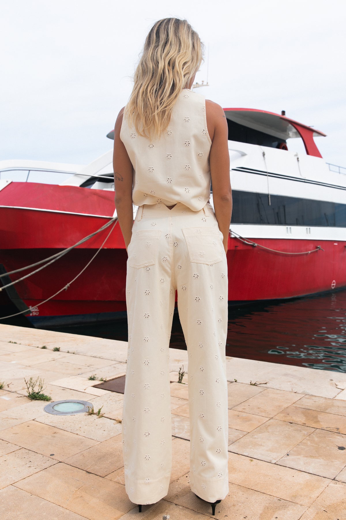 Palot Trousers with Embroidered Flowers