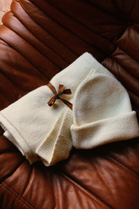 Lot Écharpe + Bonnet blancs