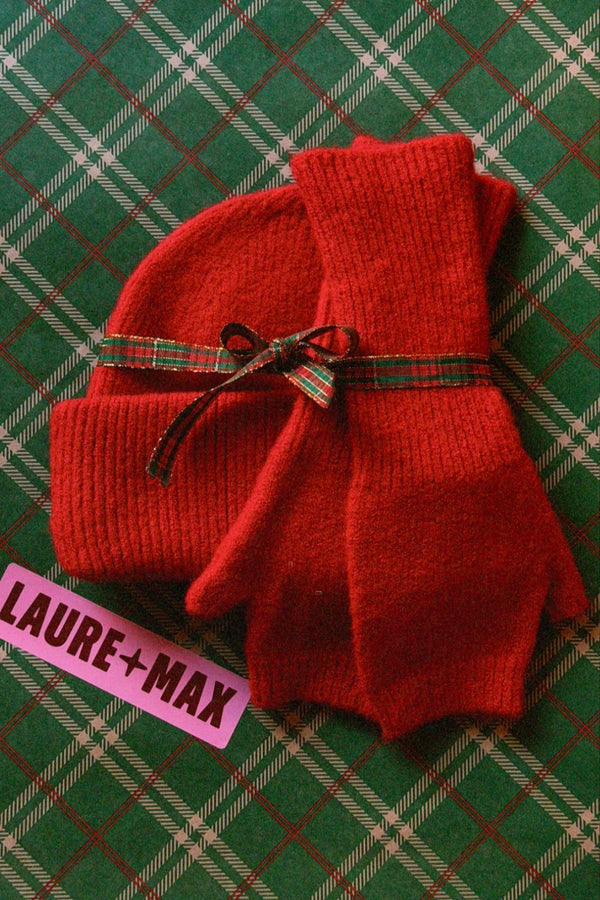 Lot Bonnet + Mitaines rouges