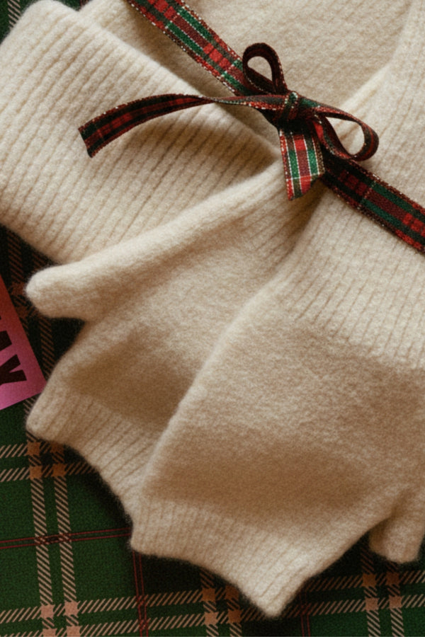 Lot Bonnet + Mitaines blancs